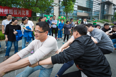 2018“卡拉宝”杯拔河比赛在凯发k8旗舰厅科技园举行